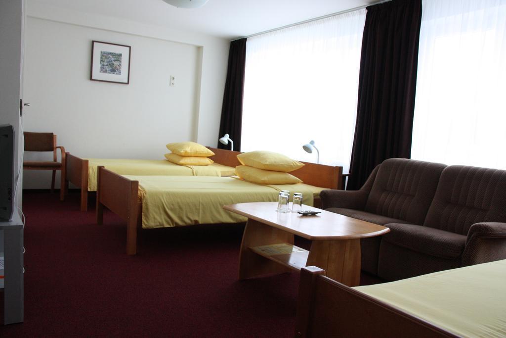 Hotel 마도나 외부 사진
